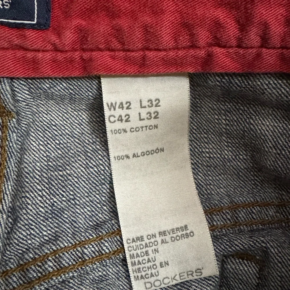 Dockers Men's 100% Cotton Relaxed Fit Straight Leg Blue Jeans Size W42 L32